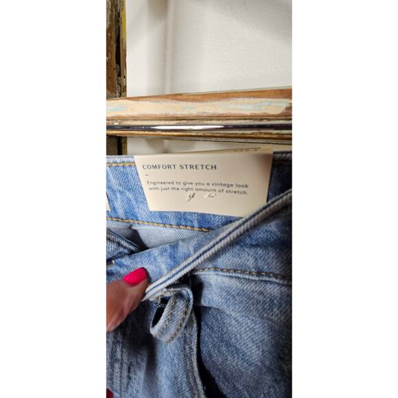 NWT High Rise Wide Leg Light Wash Jeans Ladies size 6R - Picture 4 of 9